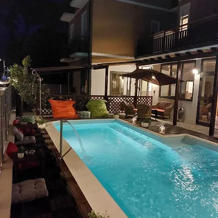 Maison Des Roses 3*